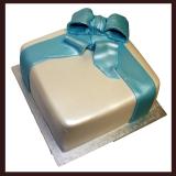 Square Cake with Fondant Bow